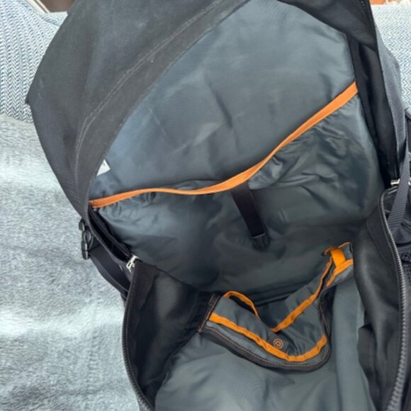 North Face Sweeper Backpack - MINT CONDITION - Picture 7 of 8